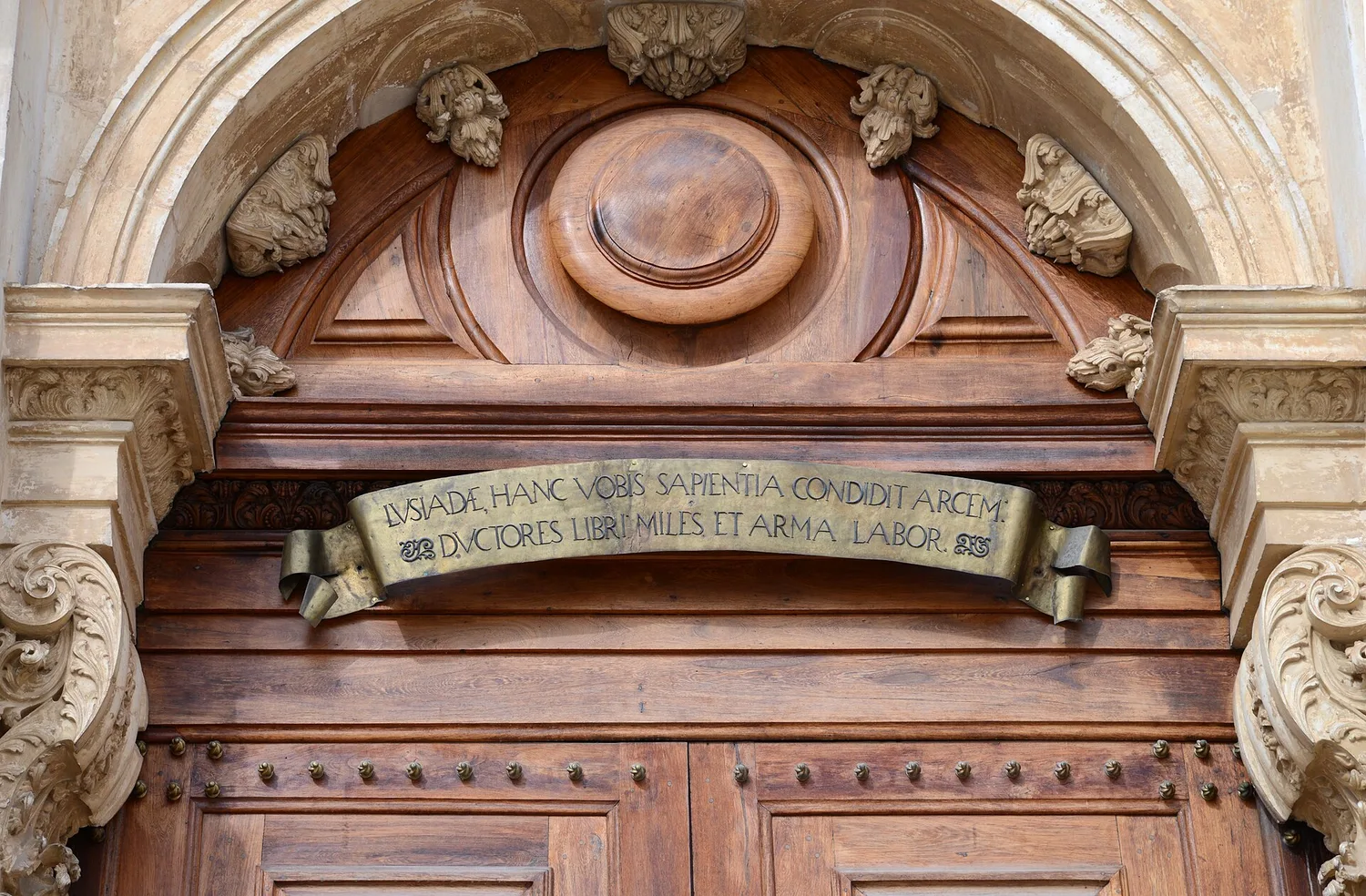 A Biblioteca Joanina, em Coimbra: livros que atravessam gerações.